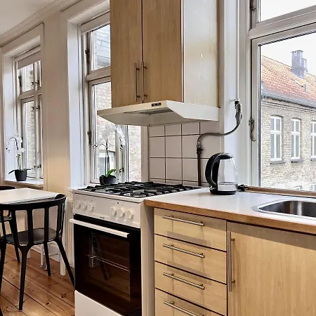Two Bedroom In Copenhagen, Bhmensgade 9, 2 Lejlighed København