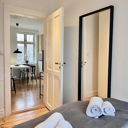 Two Bedroom In Copenhagen, Bhmensgade 9, 2 Appartement *